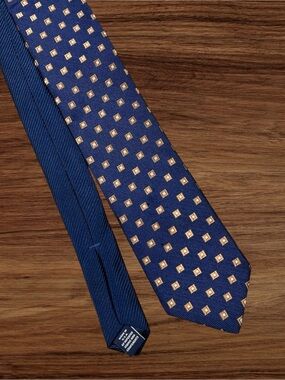 Roundtree and Yorke 57” Slim Neck Tie